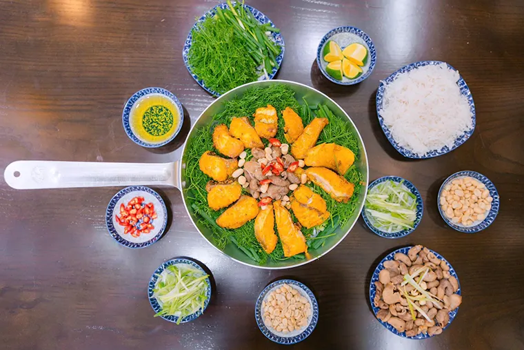 Cha Ca Thang Long is the best lunch in Hanoi with friends and family