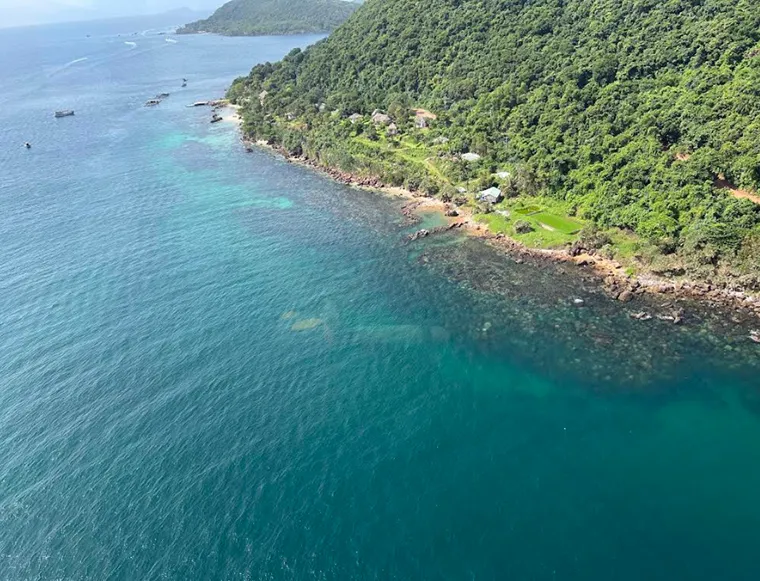 Hon Thom Island is a large island offering beautiful beache