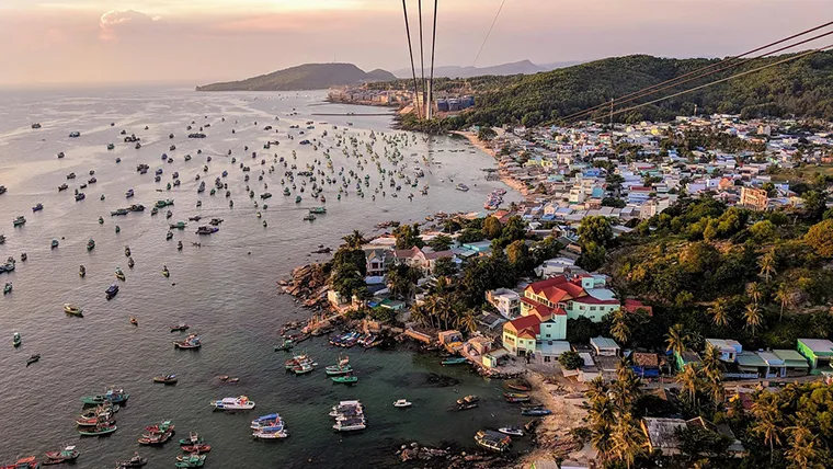 What is Phu Quoc famous for - The bustling Phu Quoc sea scene