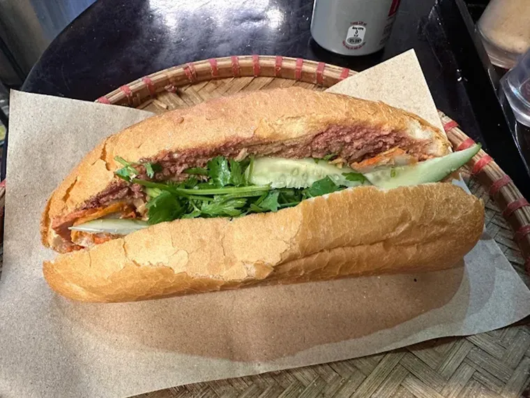 Banh Mi Lan Ong - Best for a Quick and Tasty Bite