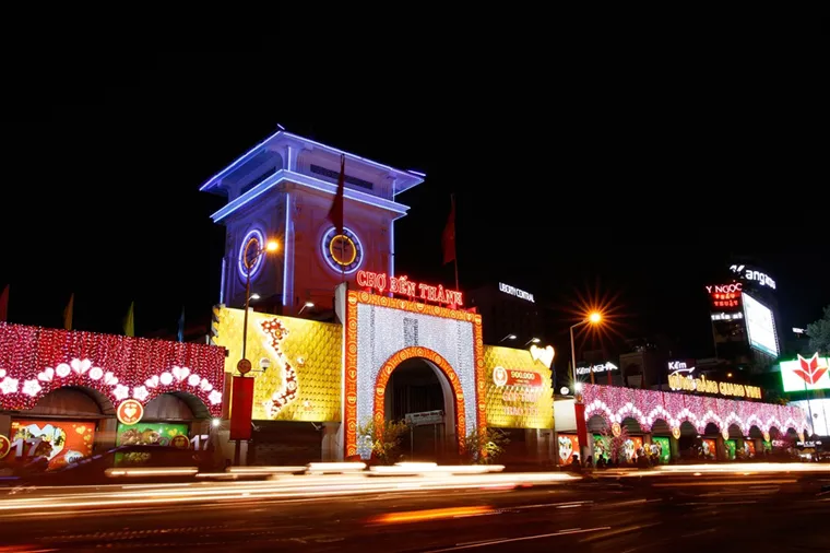 Ben Thanh Market at night