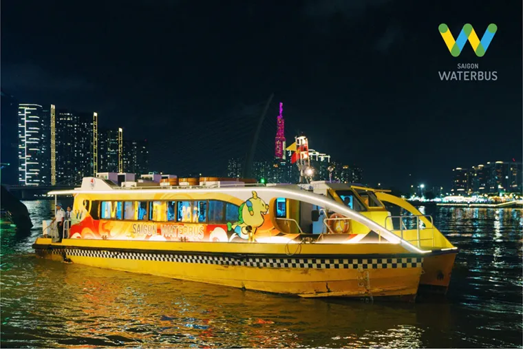 Experience the Waterbus to See the City’s Night Beauty