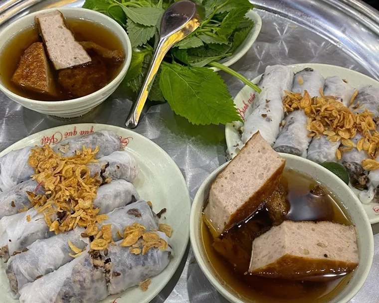 explore Hanoi's legendary food
