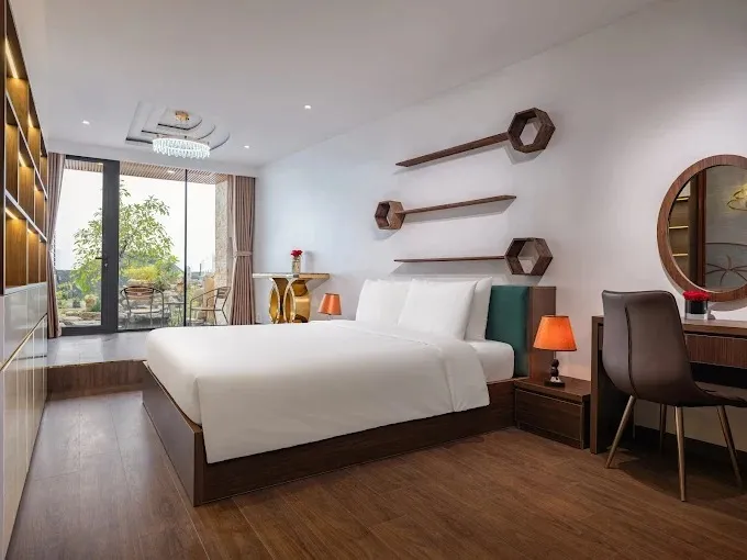 Cheap places to stay in Hanoi - MoonLight Tay Ho