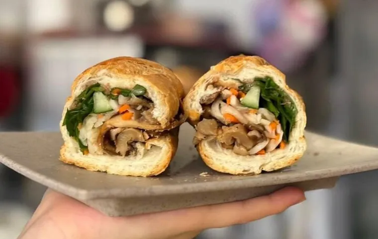 Bánh Mì Vegetarian Cô Hương
