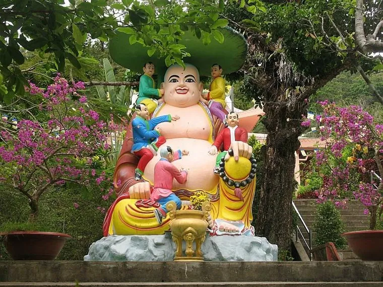 Best Time to Visit Su Muon Pagoda
