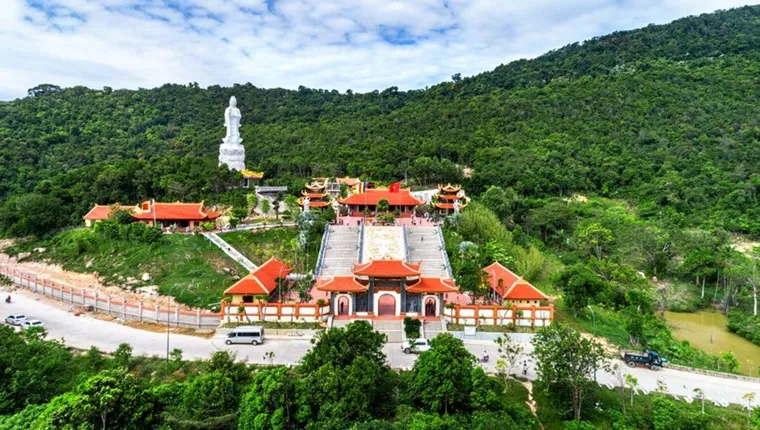 What to See and Do at Ho Quoc Temple