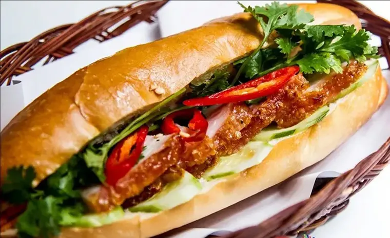 Bánh Mì Phượng (A Local Favorite with Diverse Fillings)