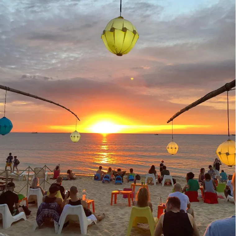 Rory's Beach Bar
